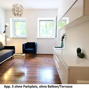 Apartment Idyllic Setting In Center - Bright & Modern, Würzburg